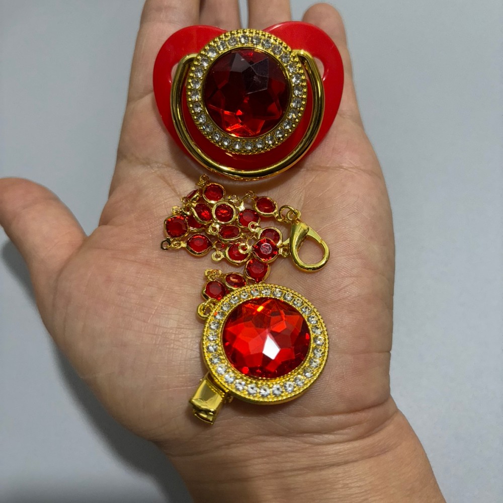 مصاصة أطفال فاخرة مع غطاء واقي - مراجعة Newborn Gift Set وسعره